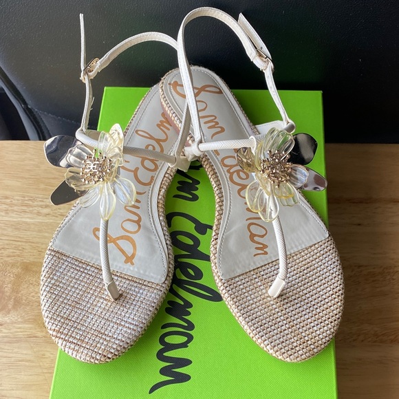 Sam Edelman Cream and Gold Floral Sandals - Picture 13 of 15
